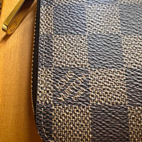 NWT✨Louis Vuitton Zippy Wallet✨Including Box, Dust bag, Receipt& paperwork!✨ - Picture 4 of 10